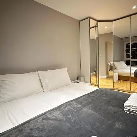 Wades Place E14