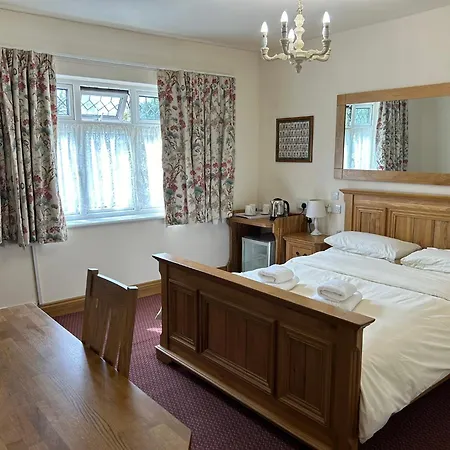 Oakwood Heathrow Bed & Breakfast Hillingdon