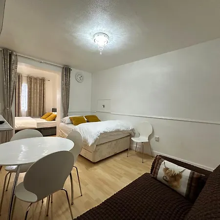 3rd Flat With Private Toilet And Bathroom Setup For Family Enjoyment 134 Keedonwood Road