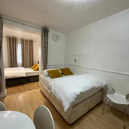 3rd Flat With Private Toilet And Bathroom Setup For Family Enjoyment 134 Keedonwood Road *