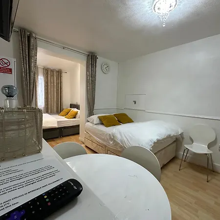 3rd Flat With Private Toilet And Bathroom Setup For Family Enjoyment 134 Keedonwood Road