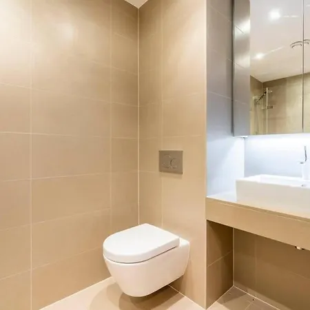 1 Bedroom Penthouse Flat In East Apartment