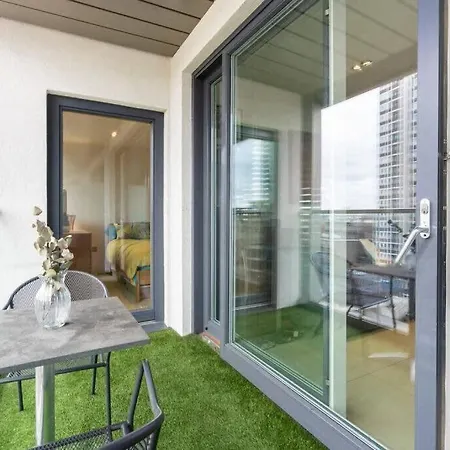 1 Bedroom Penthouse Flat In East Apartment