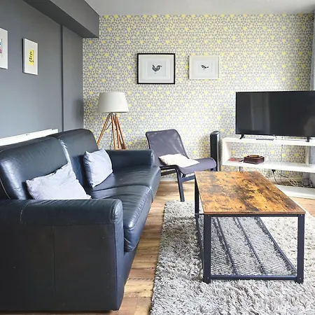 Modern Central Family-home For 6 London