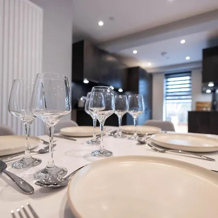 Luxurious Hackney Near Train Station *