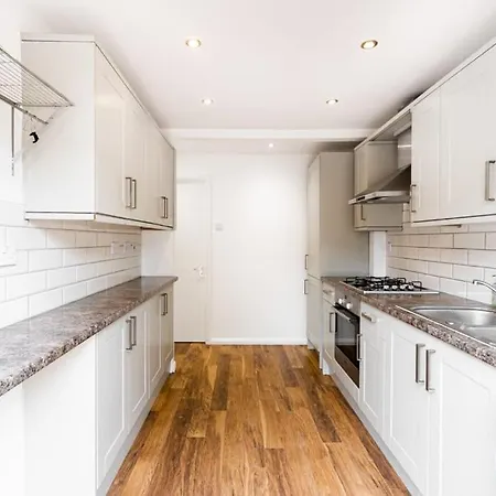 Immaculate Refurbished House Casa de hóspedes Londres