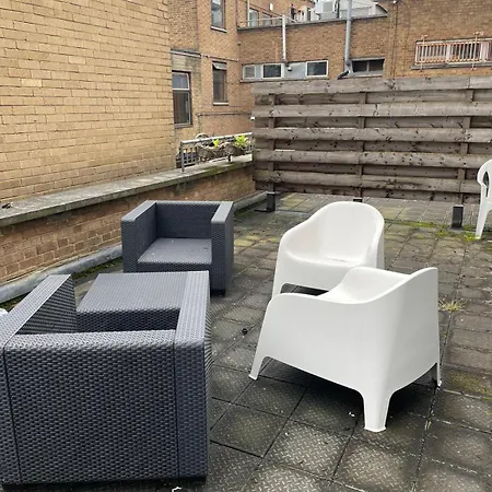 House 1 Minute Away From Train Station Apartment *