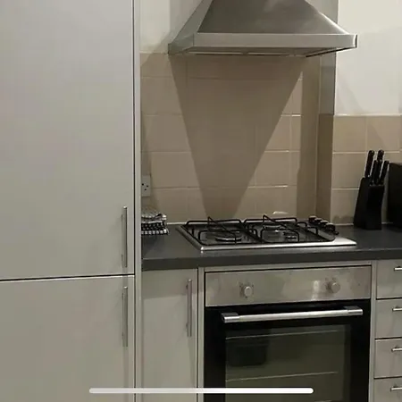 House 1 Minute Away From Train Station *