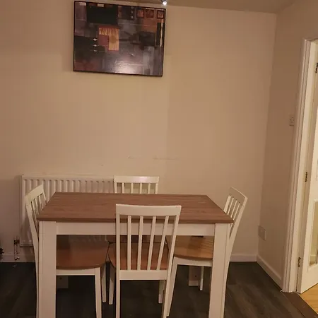 Captivating 3-bed House In Kent * Erith