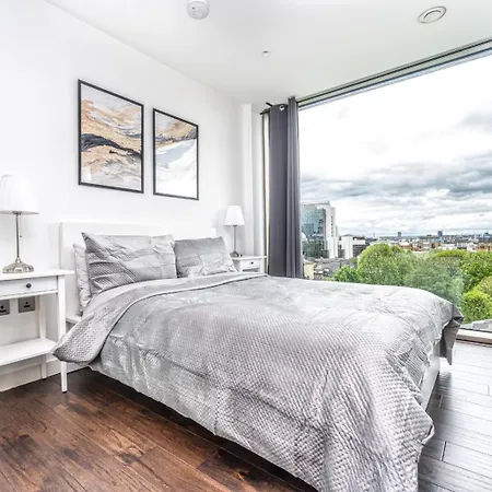 Apartment Stunning 2 Bedroom In Tower Hill *