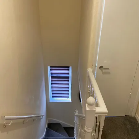 Peeams Abode Apartment Dagenham