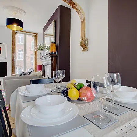 Elegant Georgian 3 Bedroom Townhouse In The Heart Of Ideal For Families And Large Group Bookings London