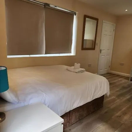 Apartment Beautiful Private En-suite With Its Own Entry