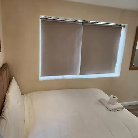 Beautiful Private En-suite With Its Own Entry Apartment Bexleyheath