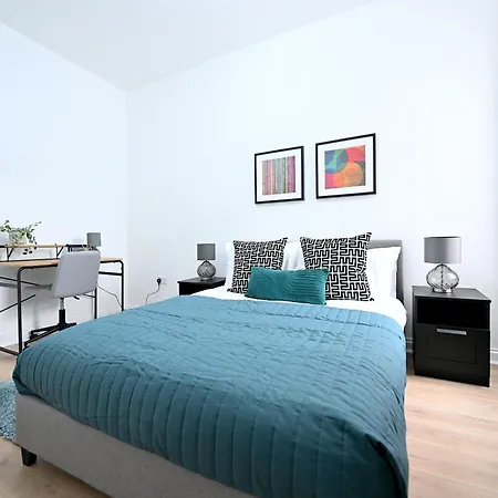 Apartment Bright & Large 3 Bed Flat In London
