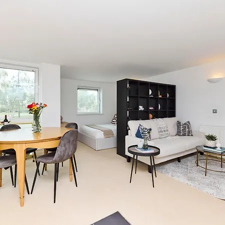 Apartment The River Thames Hideout - Modern 1bdr Flat London