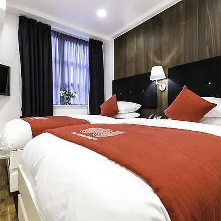 The Whitechapel 4*