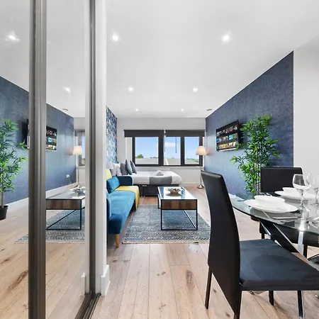 Modern One Bedroom Flat - Sleeps 5 -near Heathrow - Ub3 Apartment London