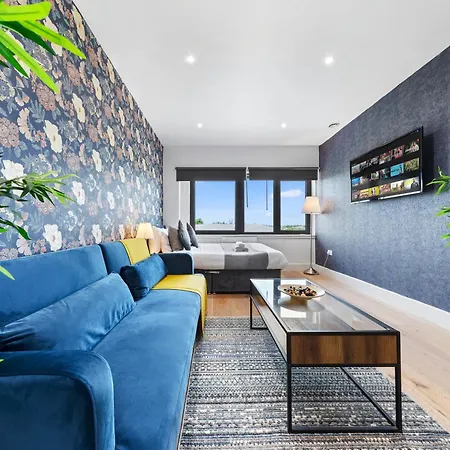 Modern One Bedroom Flat - Sleeps 5 -near Heathrow - Ub3 Apartment