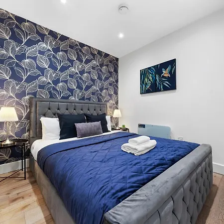 Modern One Bedroom Flat - Sleeps 5 -near Heathrow - Ub3 Apartment London