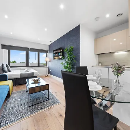 Apartment Modern One Bedroom Flat - Sleeps 5 -near Heathrow - Ub3 *