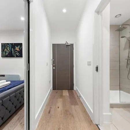 Apartment Modern One Bedroom Flat - Sleeps 5 -near Heathrow - Ub3 *