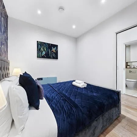 Modern One Bedroom Flat - Sleeps 5 -near Heathrow - Ub3
