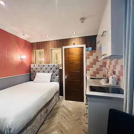 Cheshire Hotel