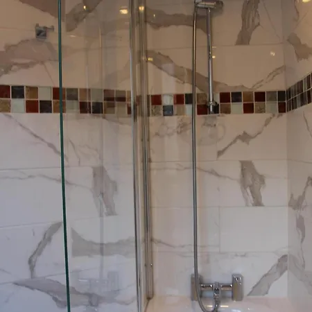 Cheshire Hotel 3*