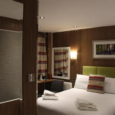 Hotel Cheshire 3*
