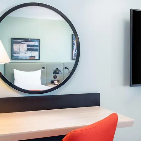 Hyatt Place East 4*