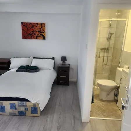 Luxury 5-Room House - Your Perfect Getaway Awaits