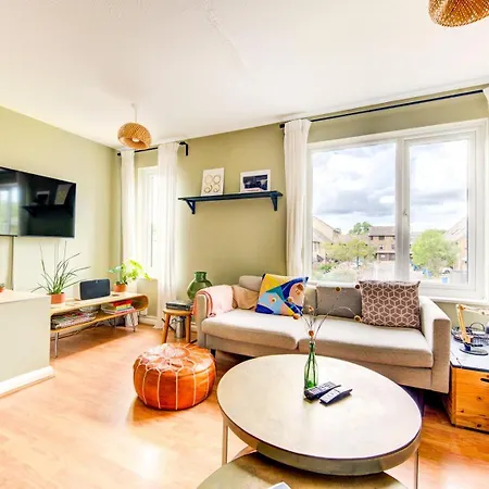 Guestready - Pacific West Coast In Canada Water Apartment London