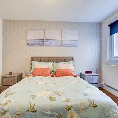 Charming & Cozy Apartment