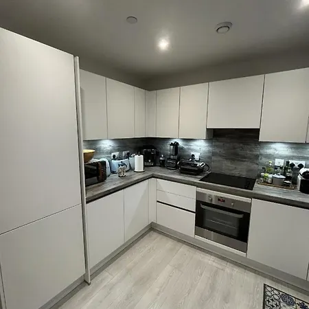 Wonderful En-suite Bedroom - With Bruno * Hounslow