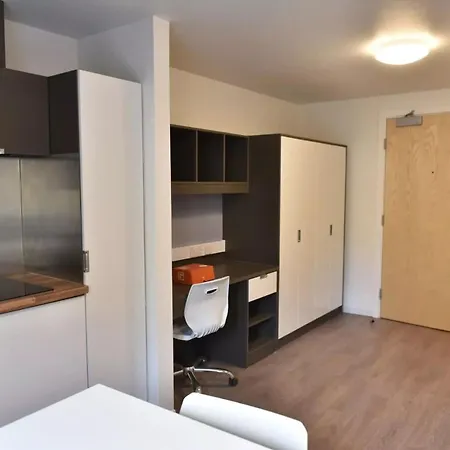 Cosy Private Ensuites And In The Heart Of * Cheltenham