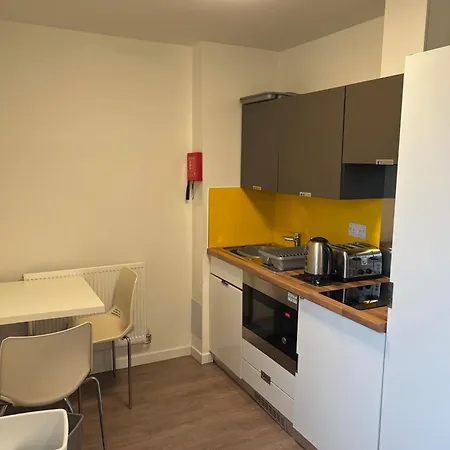 Cosy Private Ensuites And In The Heart Of Cheltenham