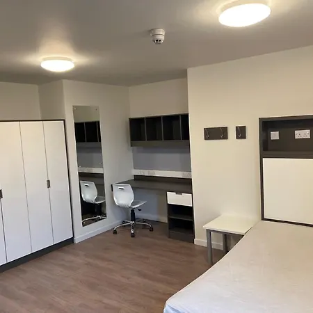 Cosy Private Ensuites And In The Heart Of Apartment Cheltenham
