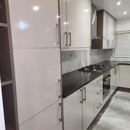 Guest house Stayeasy En-suite London