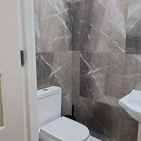 Stayeasy En-suite *