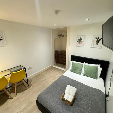 Cozy En-suite Near Stratford Guest house London