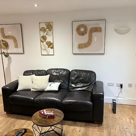 Holiday home The Urban Retreat 4bdr Sleep 14 London