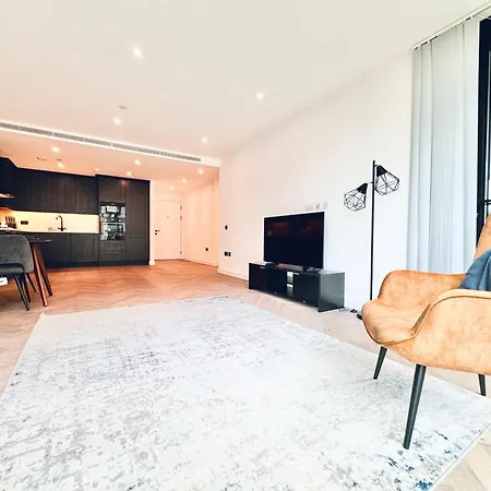 A Luxury Flat Near Tower Bridge London