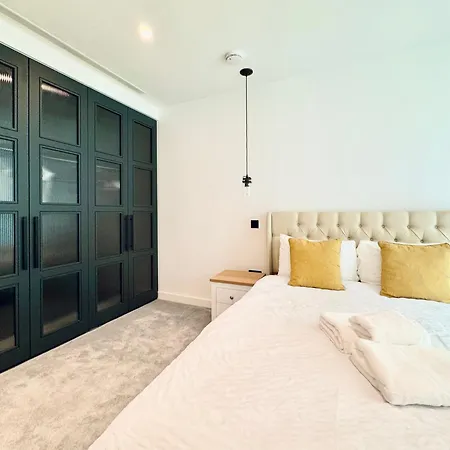 A Luxury Flat Near Tower Bridge Apartment London