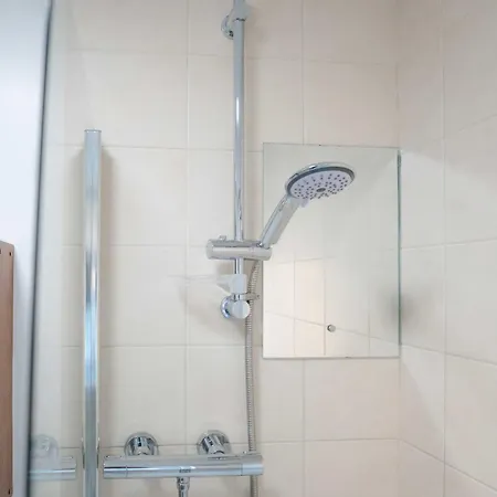 Amazing 2 Bedroom With Parking Apartment