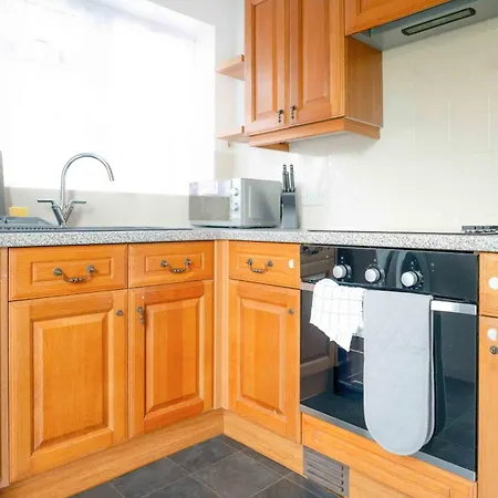 Amazing 2 Bedroom With Parking