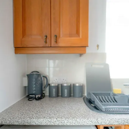 Amazing 2 Bedroom With Parking Apartment Belvedere