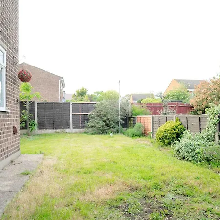 Amazing 2 Bedroom With Parking Apartment