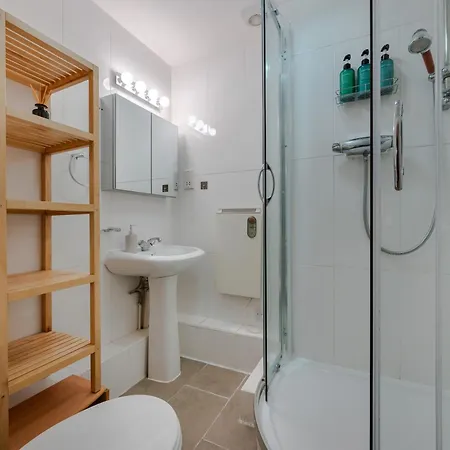 Stunning Duplex In * London
