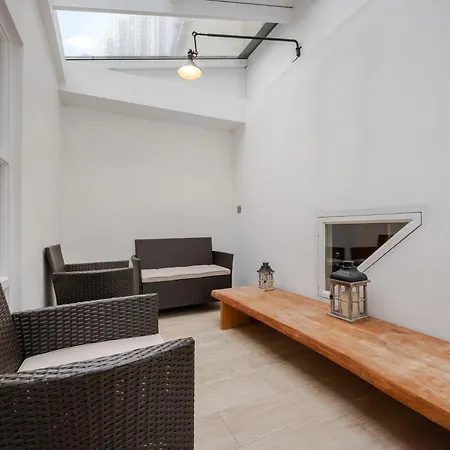 Apartment Stunning Duplex In London
